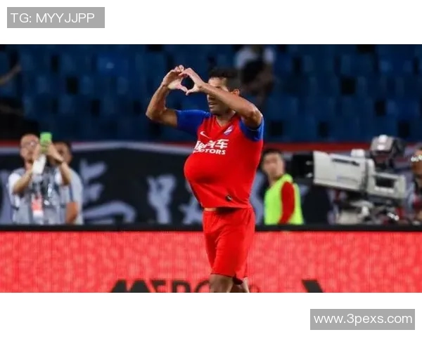 广州恒大主场力克上海申花,继续领跑中超积分榜 广州恒大主场力克上海申花,继续领跑中超积分榜